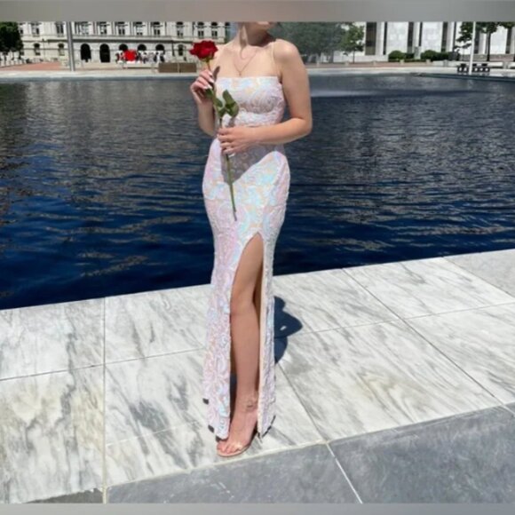 Windsor Priya Formal Iridescent Sequin Scroll Prom Dress - Picture 4 of 6